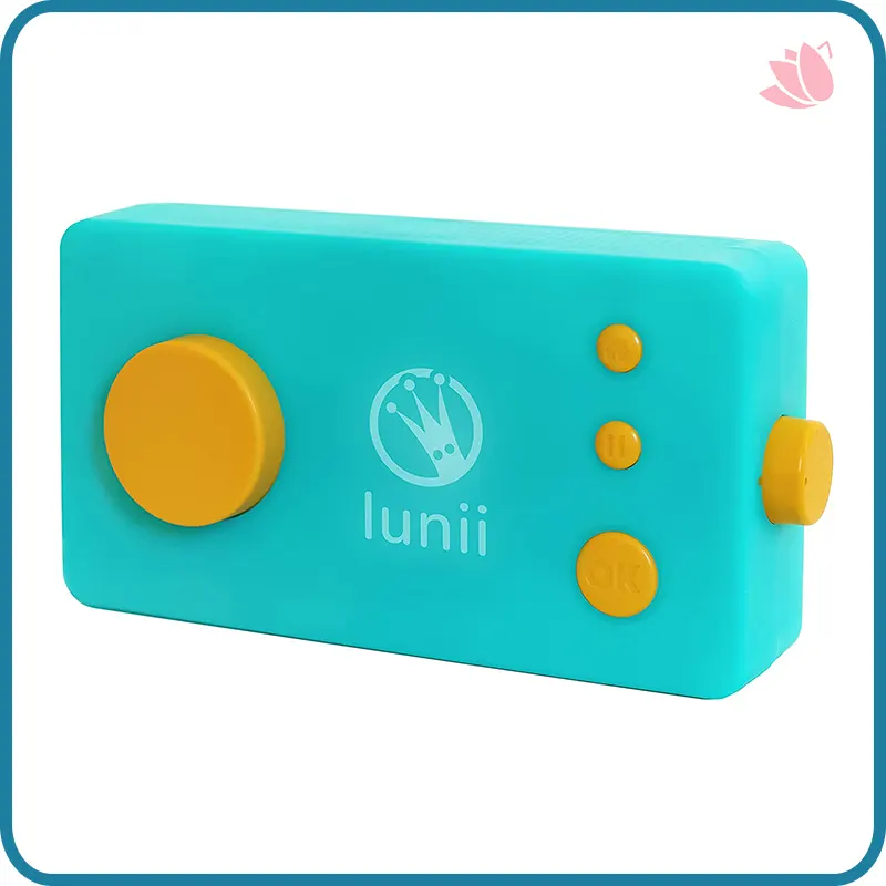 Lunii - Coffret Aventures Fantastiques - Conteuse Interactive + 4 Livres Audio + Carnet D'activités - Fabriqué En France